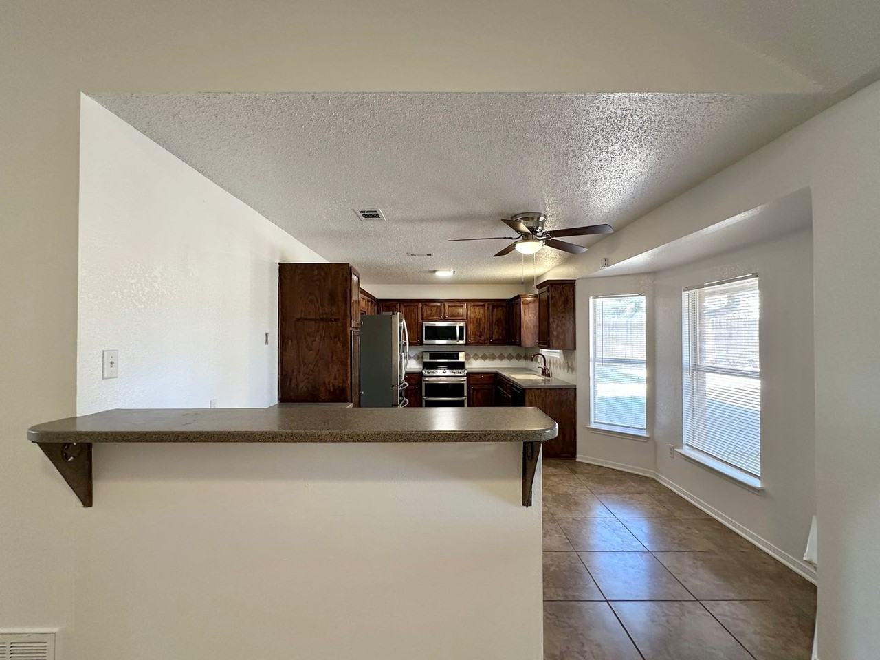 3004 Sundown Ln - Photo 7 of 34