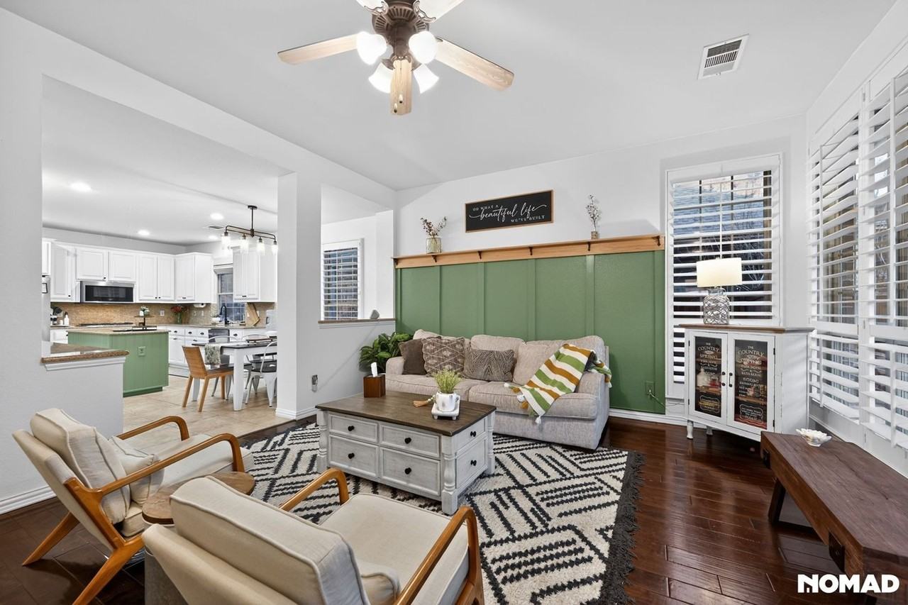 1128 Wilson Dr - Photo 4 of 31