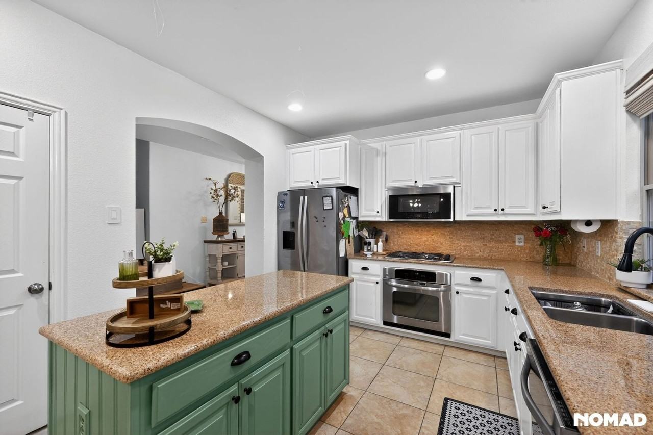 1128 Wilson Dr - Photo 7 of 31