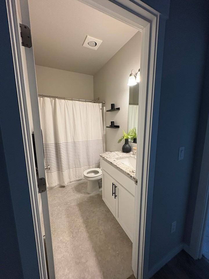 1107 5th Ave Ne - Photo 3 of 7