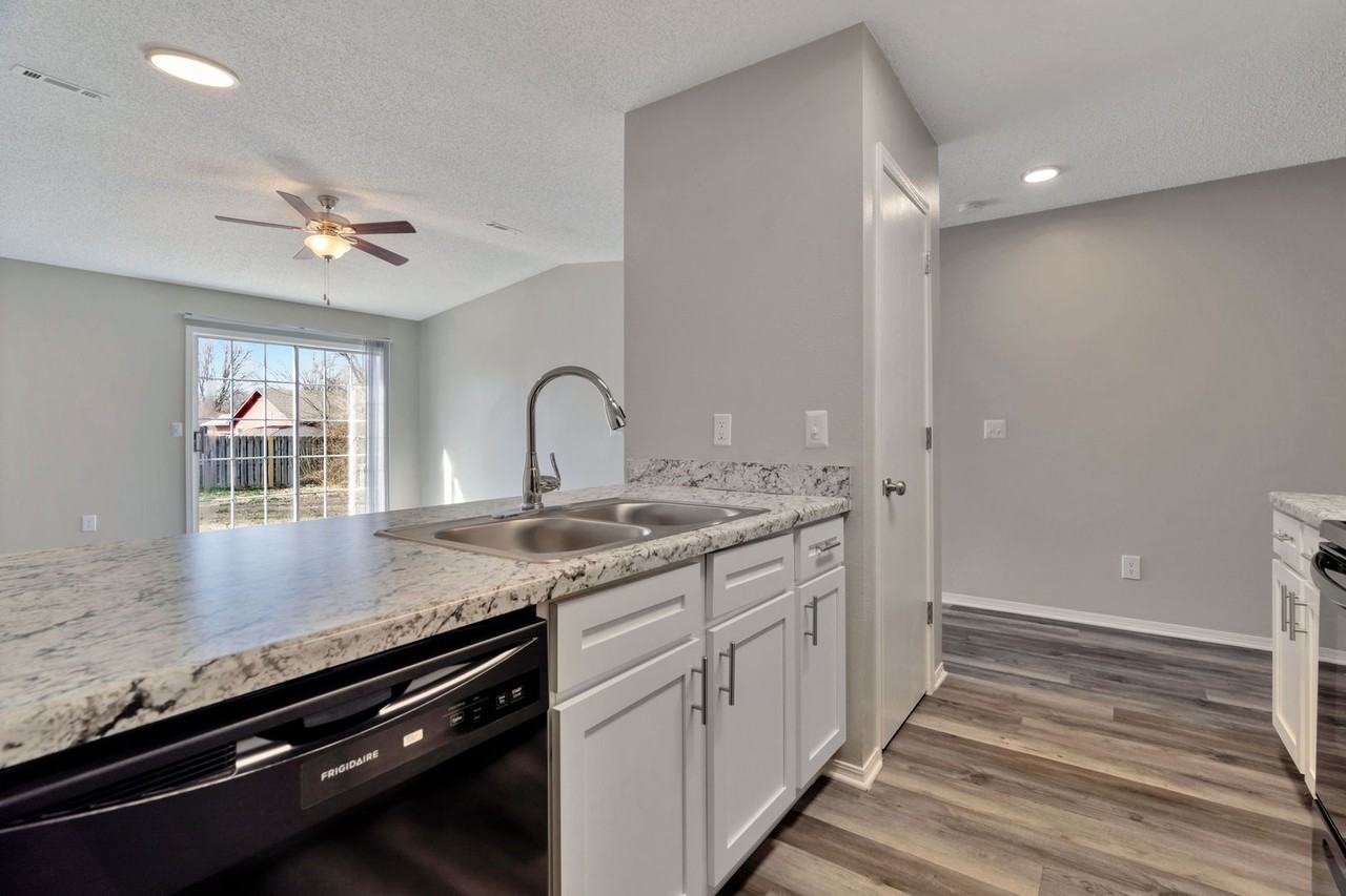 1391 N Boxley Ave - Photo 7 of 18