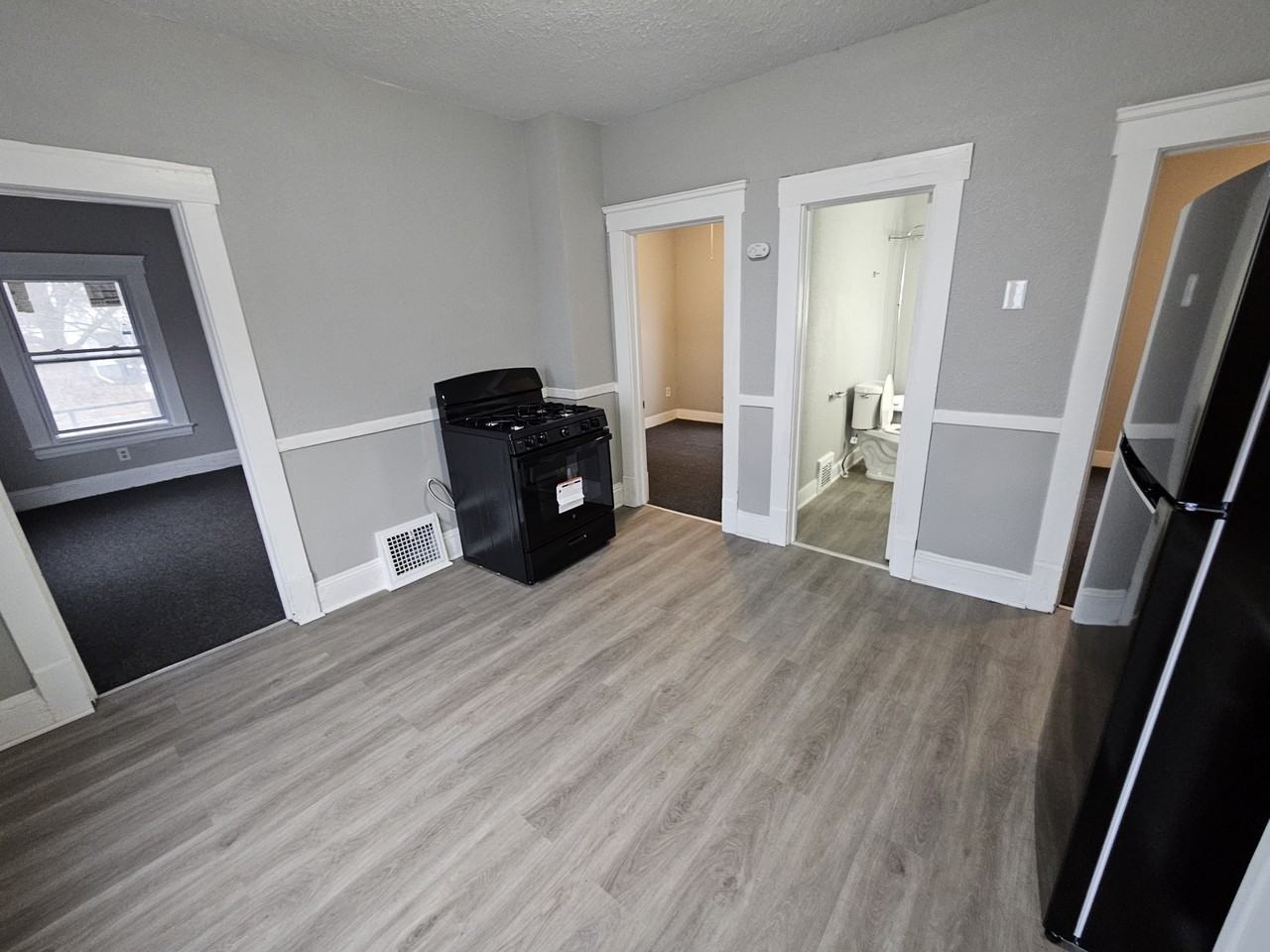 4110 E 64th St - Photo 6 of 14