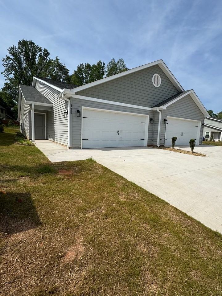 134 Brawley Villas Pl - Photo 2 of 20