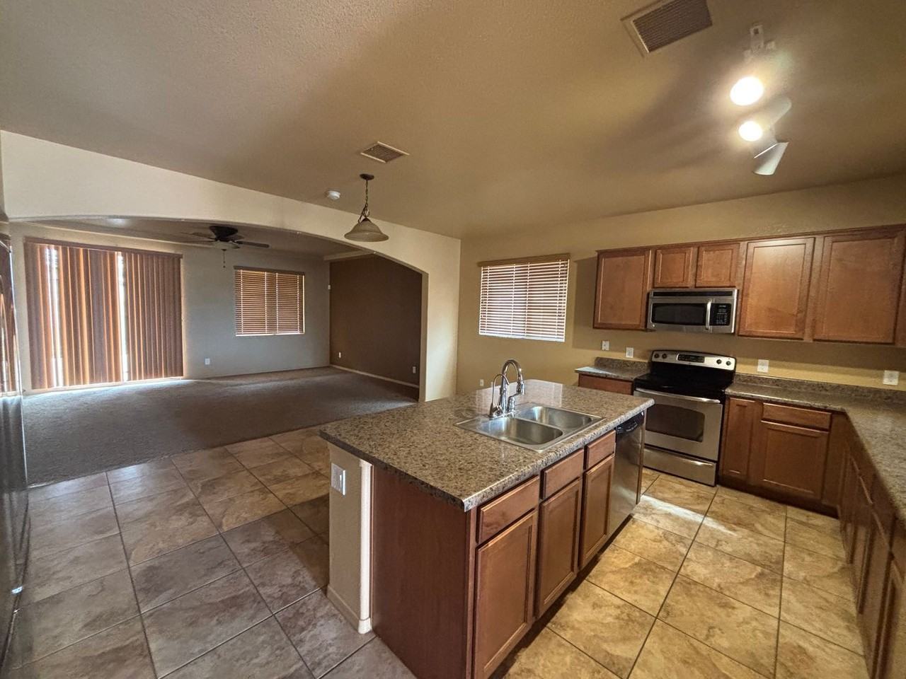 5558 Wilder Dr - Photo 4 of 19