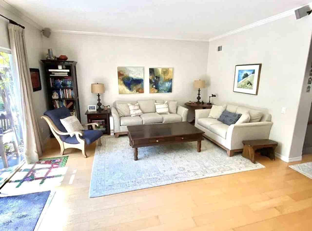 4592 Spanish Oaks Dr - Photo 4 of 12