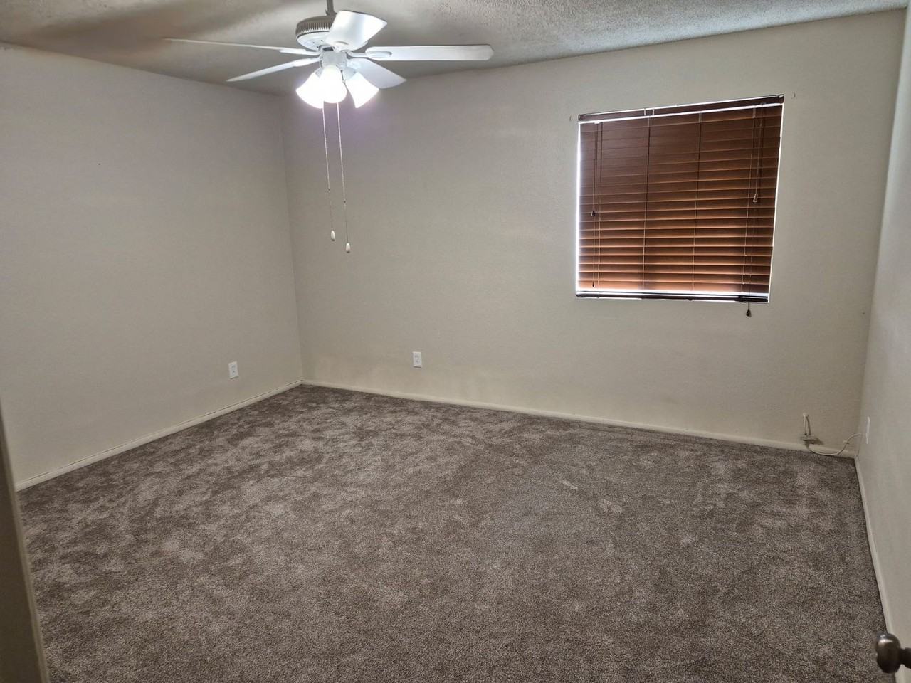 1423 E Virginia Ave - Photo 7 of 11