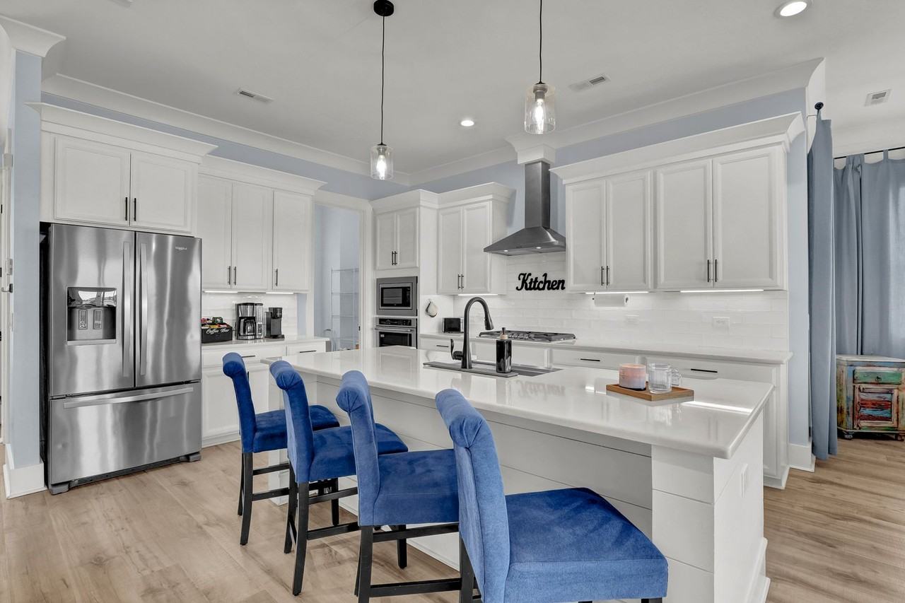 1059 Meridian Dr - Photo 4 of 42