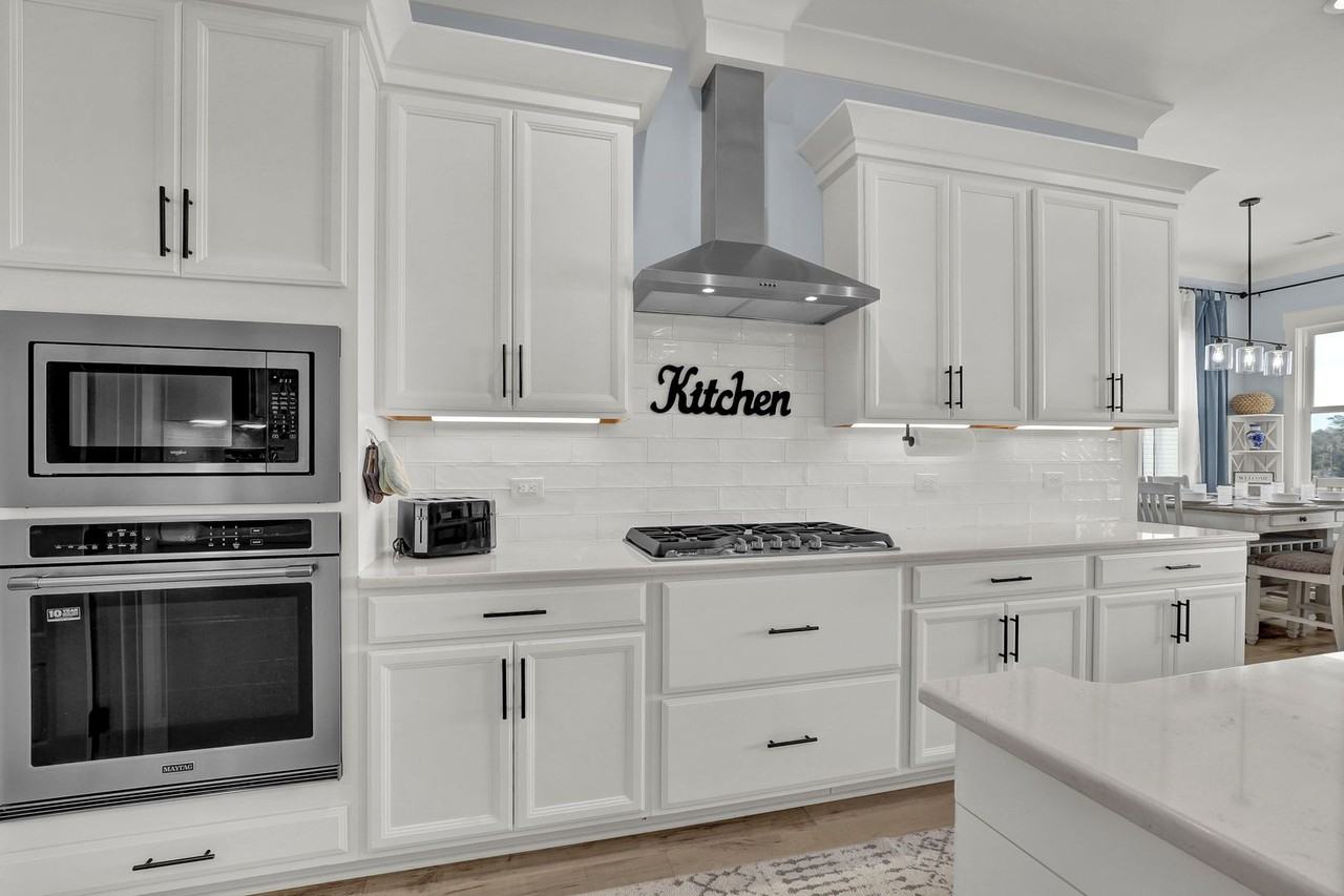 1059 Meridian Dr - Photo 5 of 42