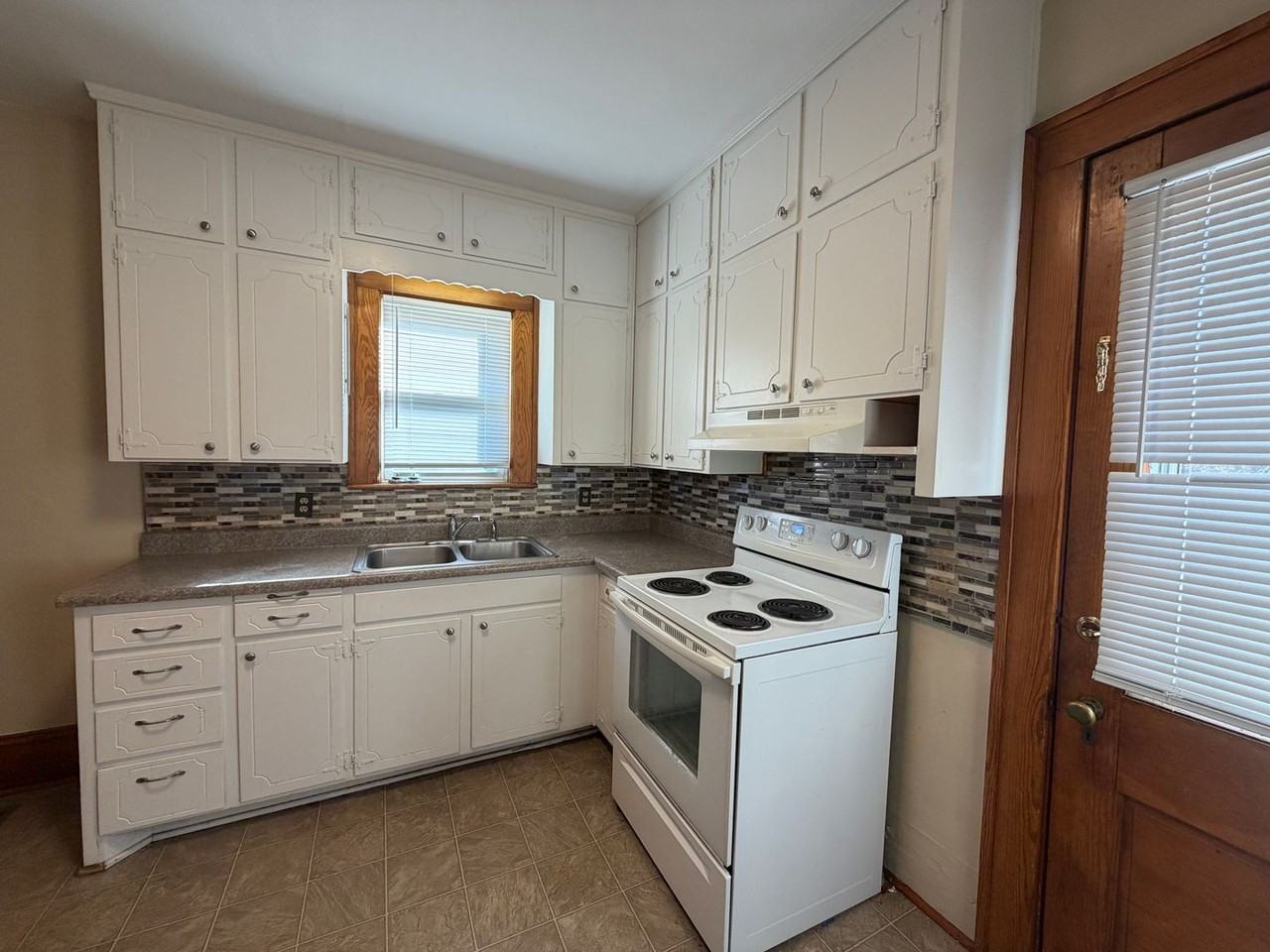 1311 Chesterfield St Sw - Photo 5 of 16