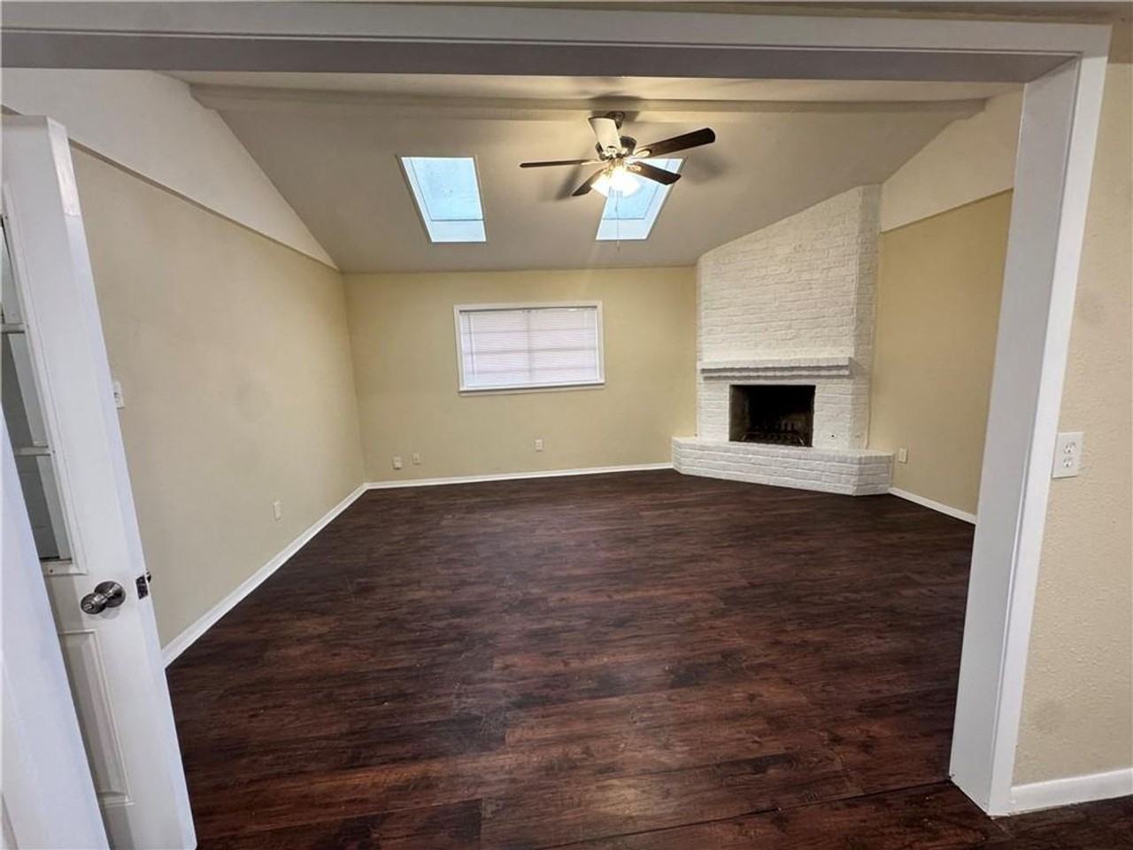 4609 Cornett Dr - Photo 3 of 24