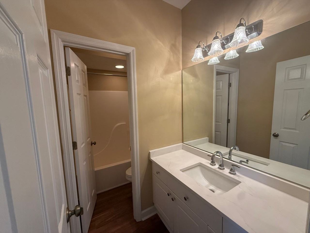 2211 Clairmont Cir - Photo 6 of 17