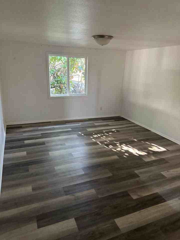 1880 River Rd - Photo 4 of 12