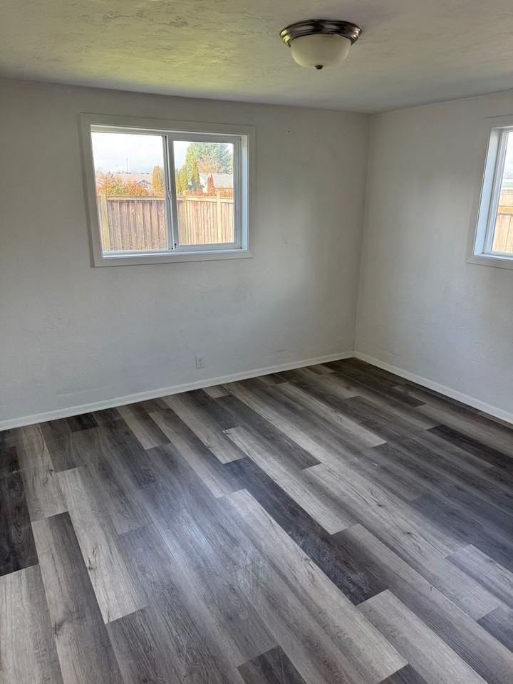 1880 River Rd - Photo 5 of 12