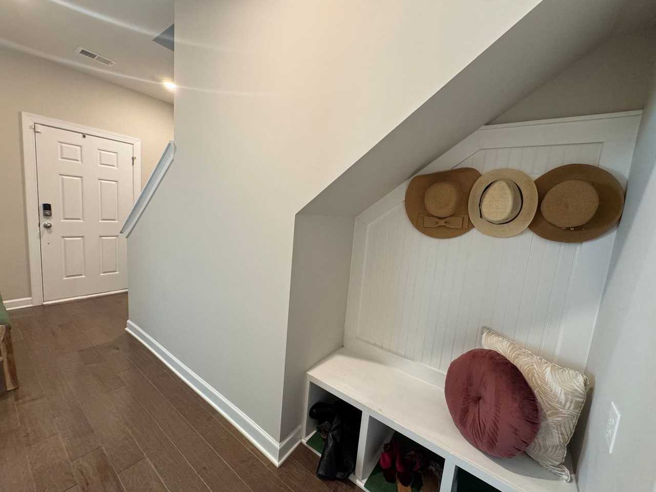 3738 Memorial Pkwy - Photo 2 of 20