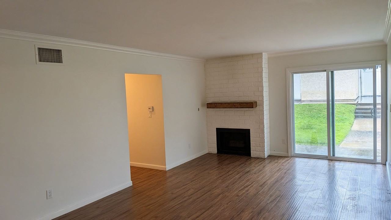 2577 Sycamore Dr - Photo 6 of 31