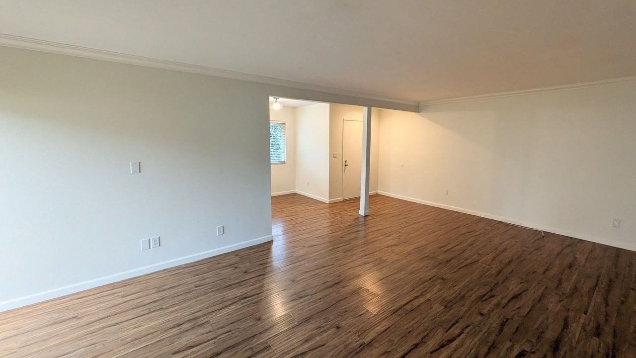 2577 Sycamore Dr - Photo 7 of 30