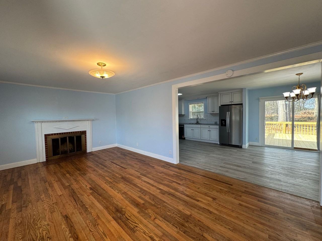 1307 Armstrong Rd - Photo 2 of 15