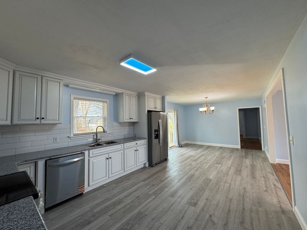 1307 Armstrong Rd - Photo 5 of 15