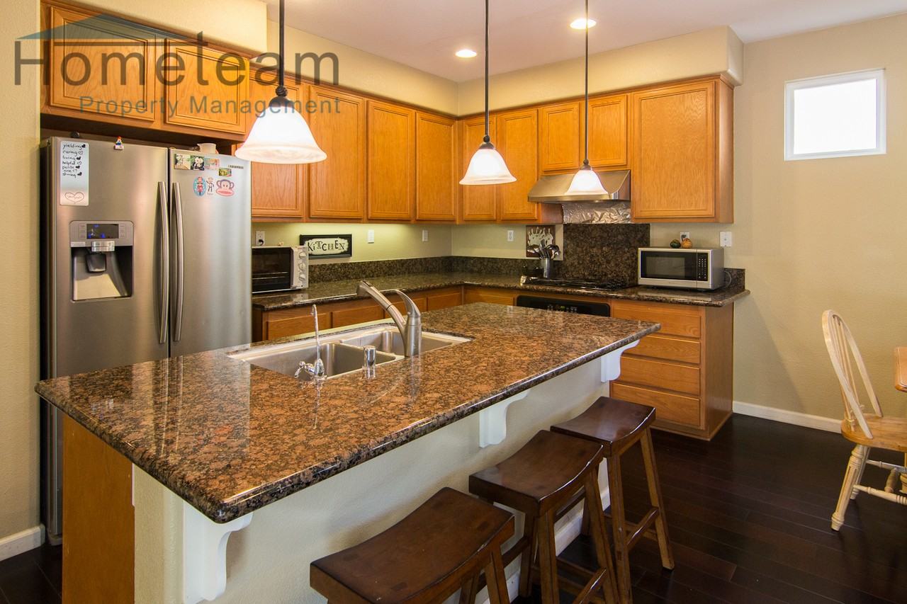 1549 Hunters Glen Ave - Photo 3 of 12