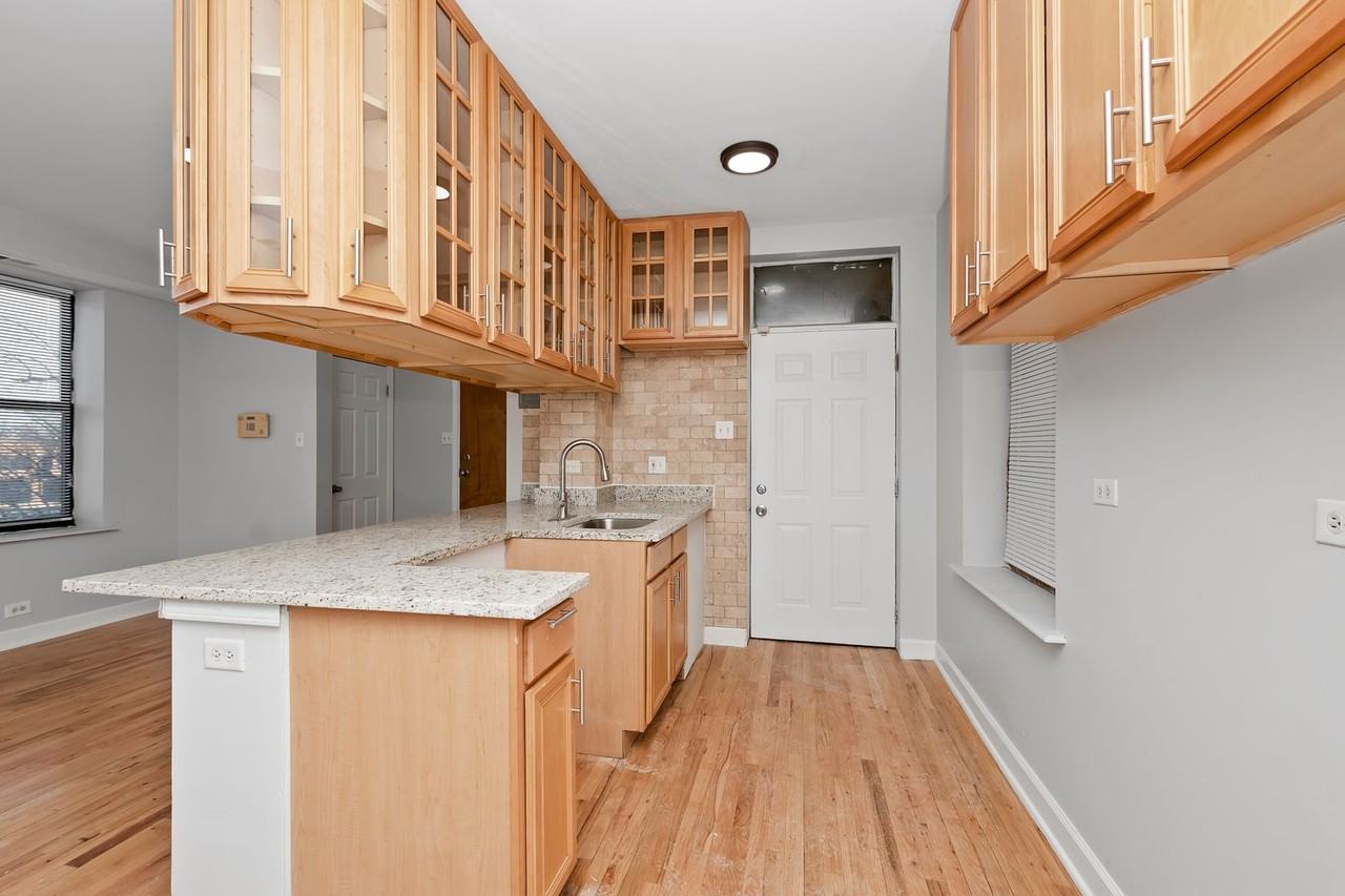 2407 E 72nd St - Photo 5 of 10