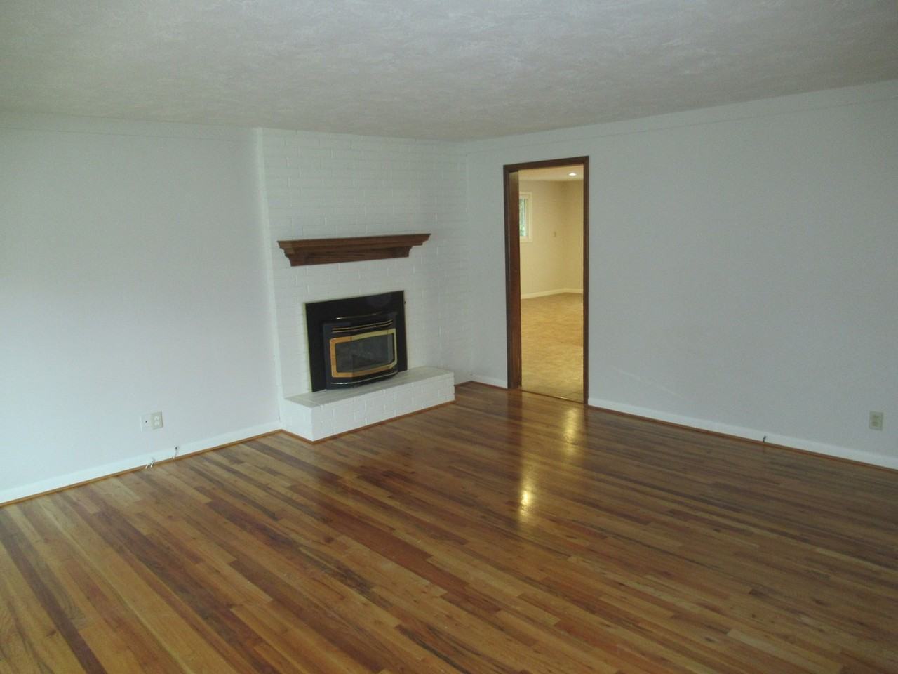 3740 Hillview Dr Se - Photo 4 of 26