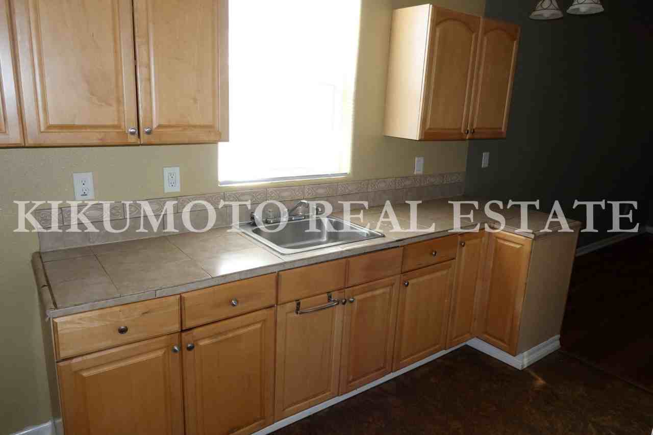 1127 Rodeo Way - Photo 4 of 21