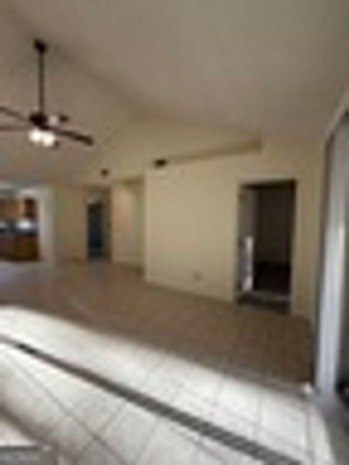 444 Admirals Walk Dr - Photo 5 of 26