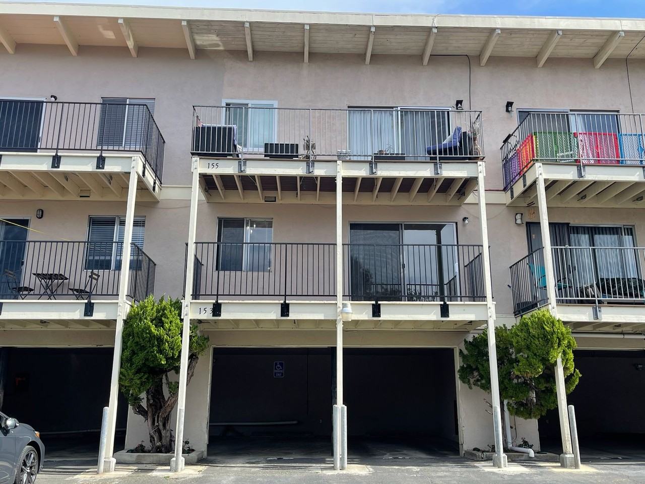 Limited - Photo 2 of 11