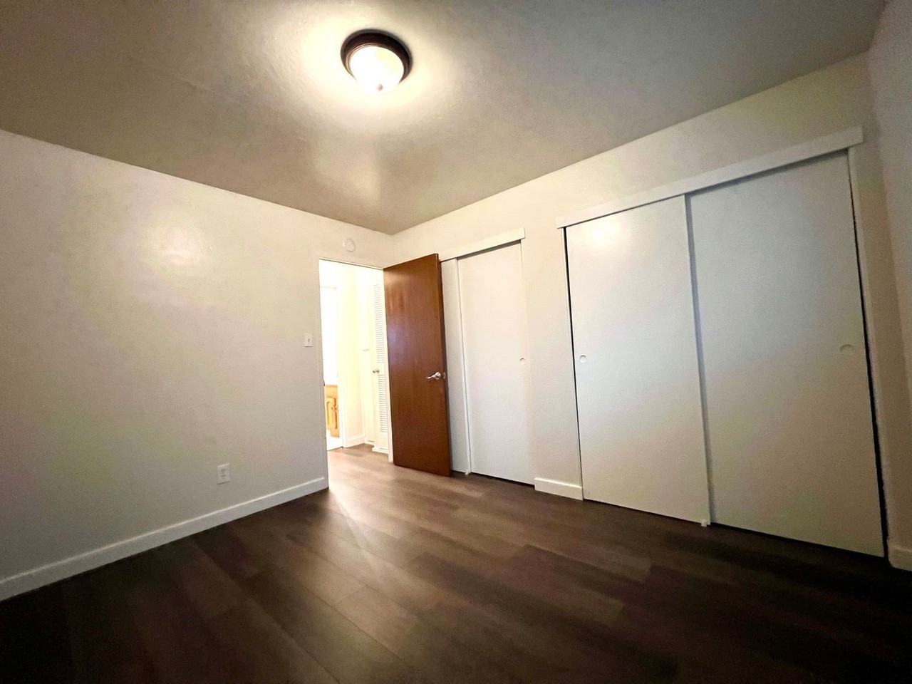 320 B St #B - Photo 4 of 8