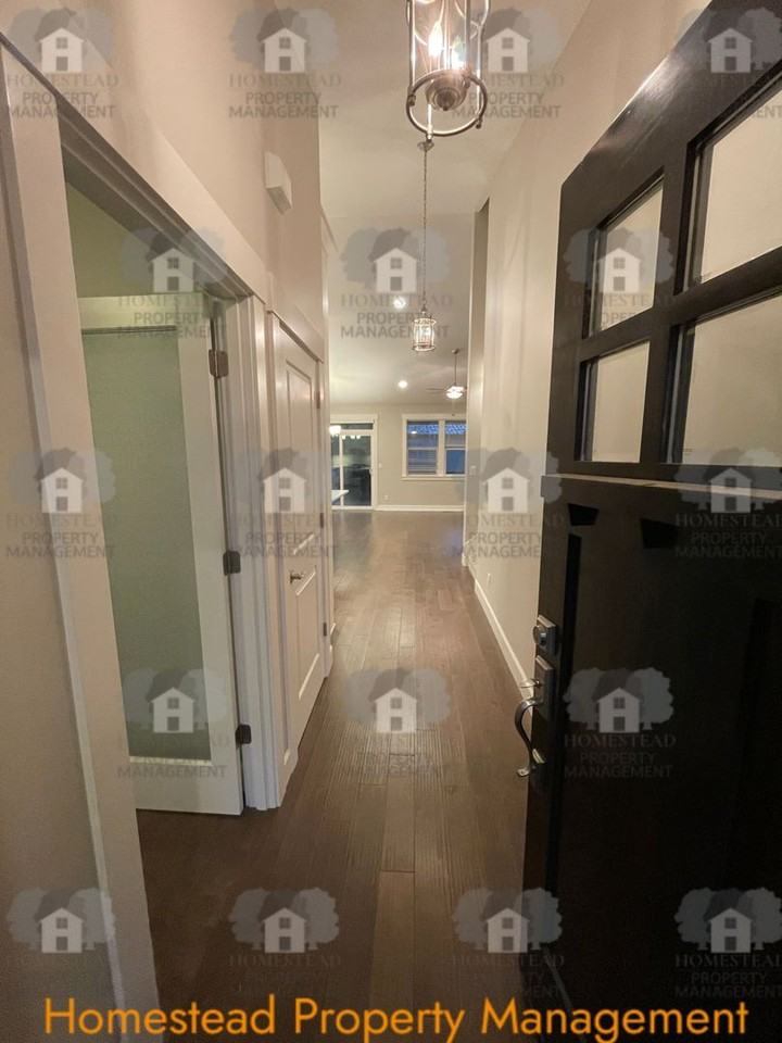 7073 Clover Creek Dr Se - Photo 6 of 38