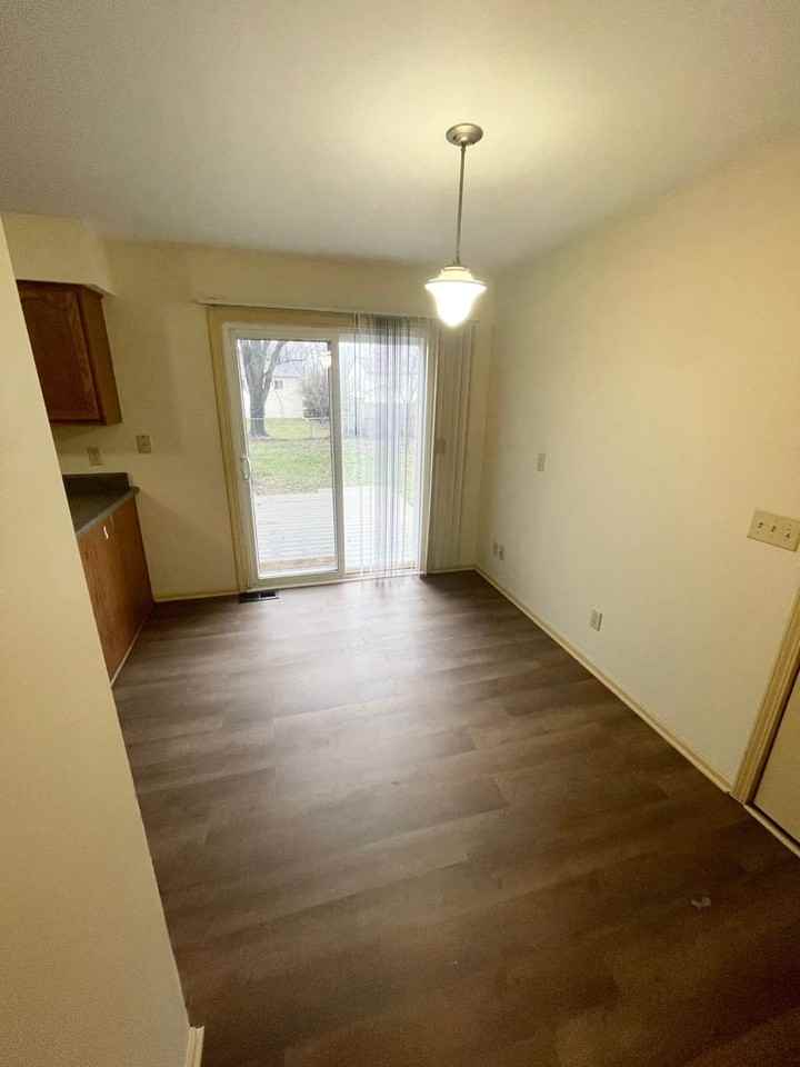 7741 Walcott St - Photo 5 of 15