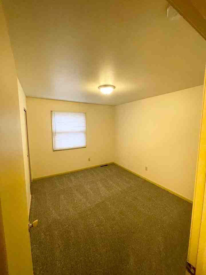 7741 Walcott St - Photo 7 of 15