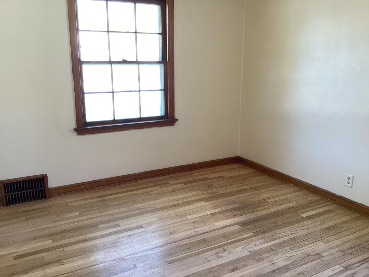 4658 N 51st Blvd - Photo 6 of 16