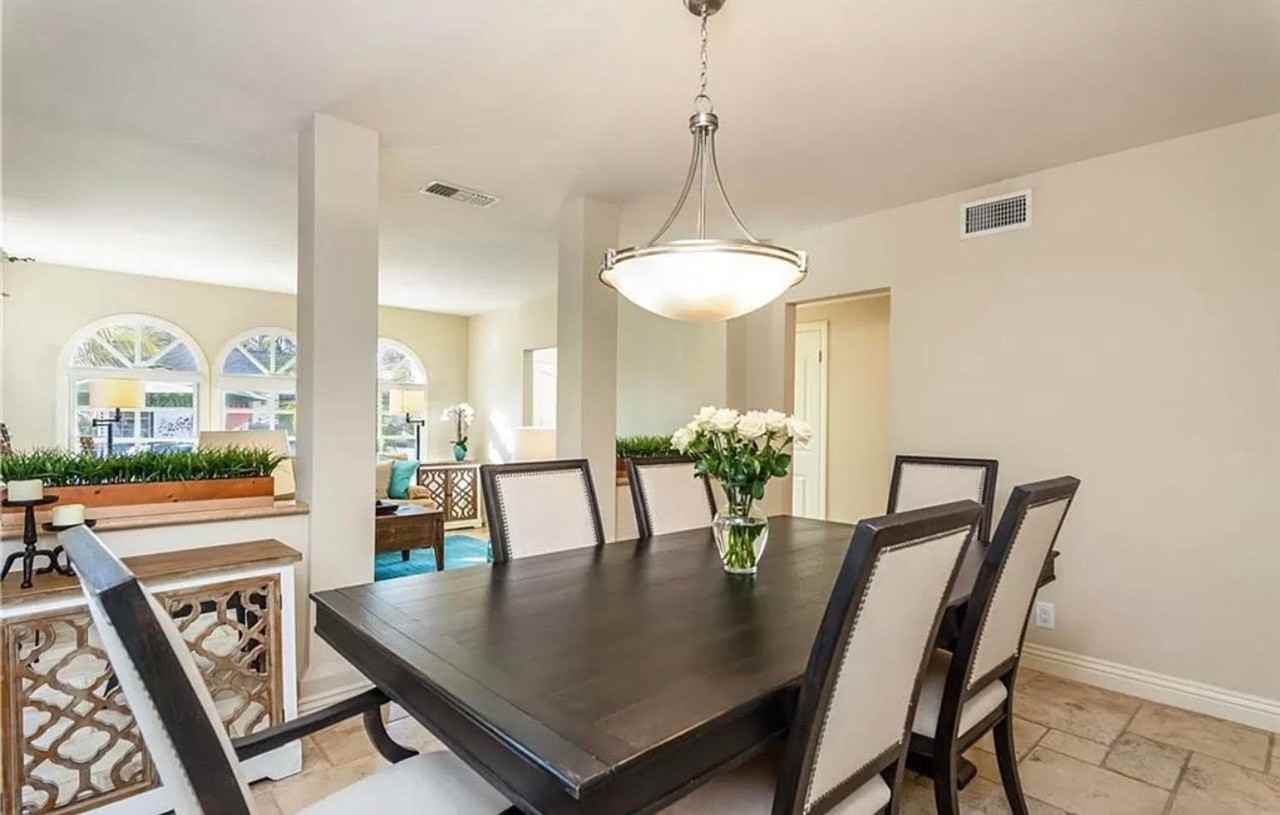 210 Saint Joseph Ave - Photo 3 of 34