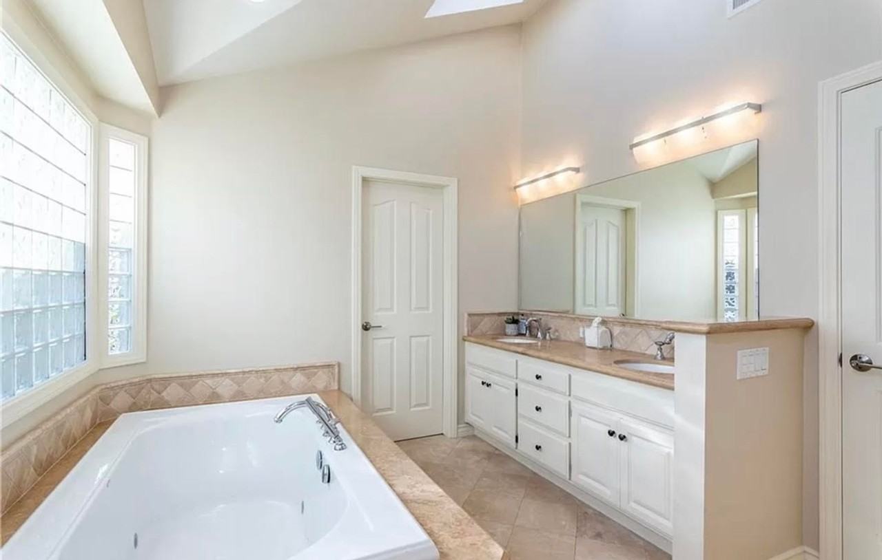 210 Saint Joseph Ave - Photo 6 of 34