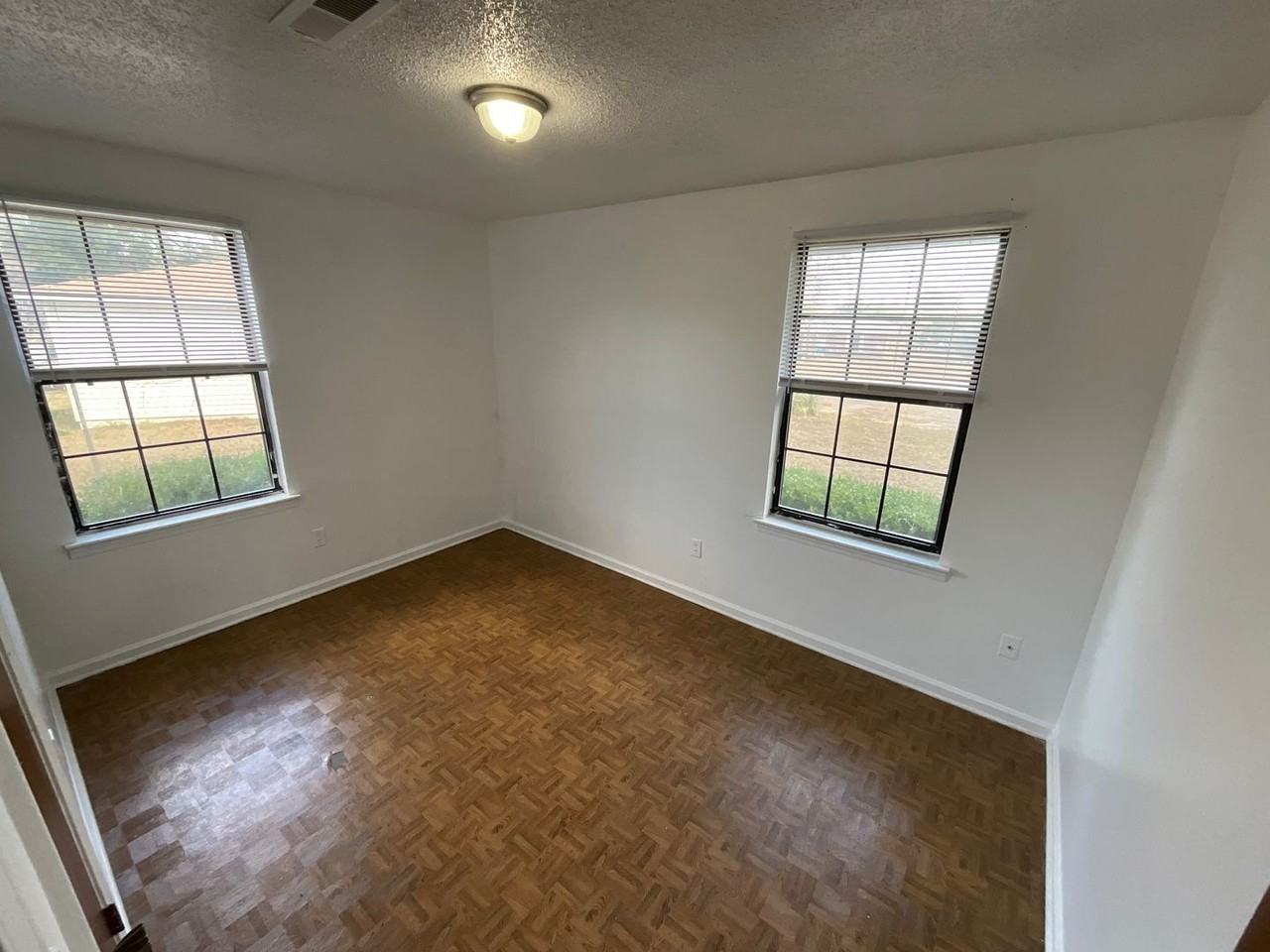 4229 Village Ct - Photo 6 of 10