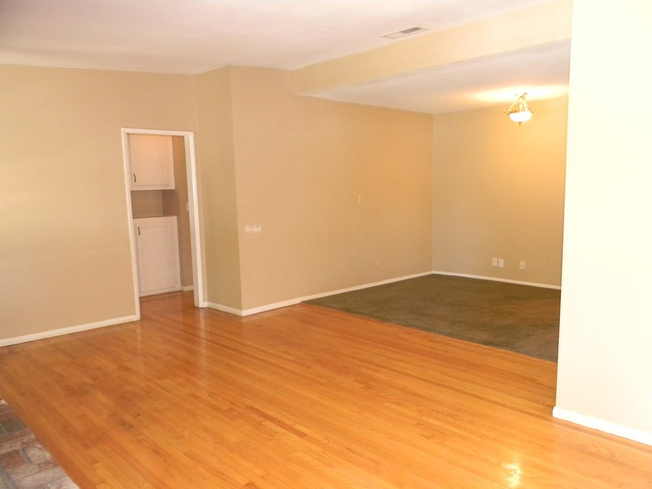 1342 E Maple Ave - Photo 4 of 18