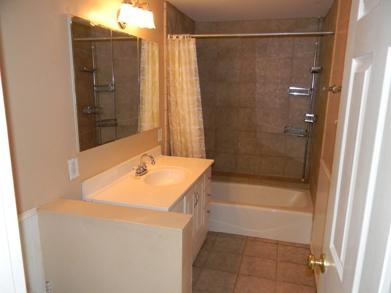 1342 E Maple Ave - Photo 7 of 18