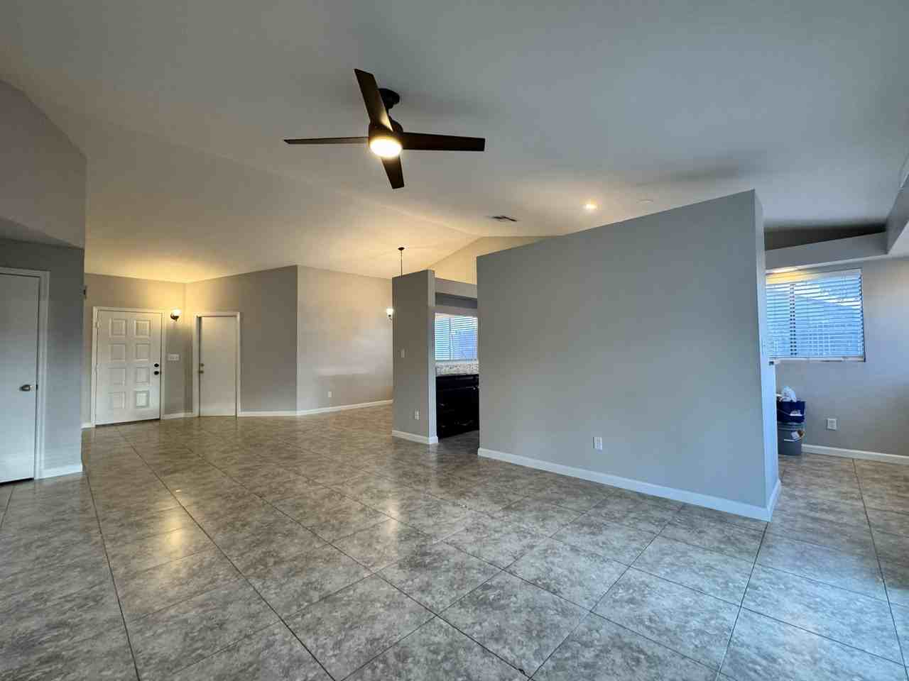 210 S Elm St - Photo 7 of 46