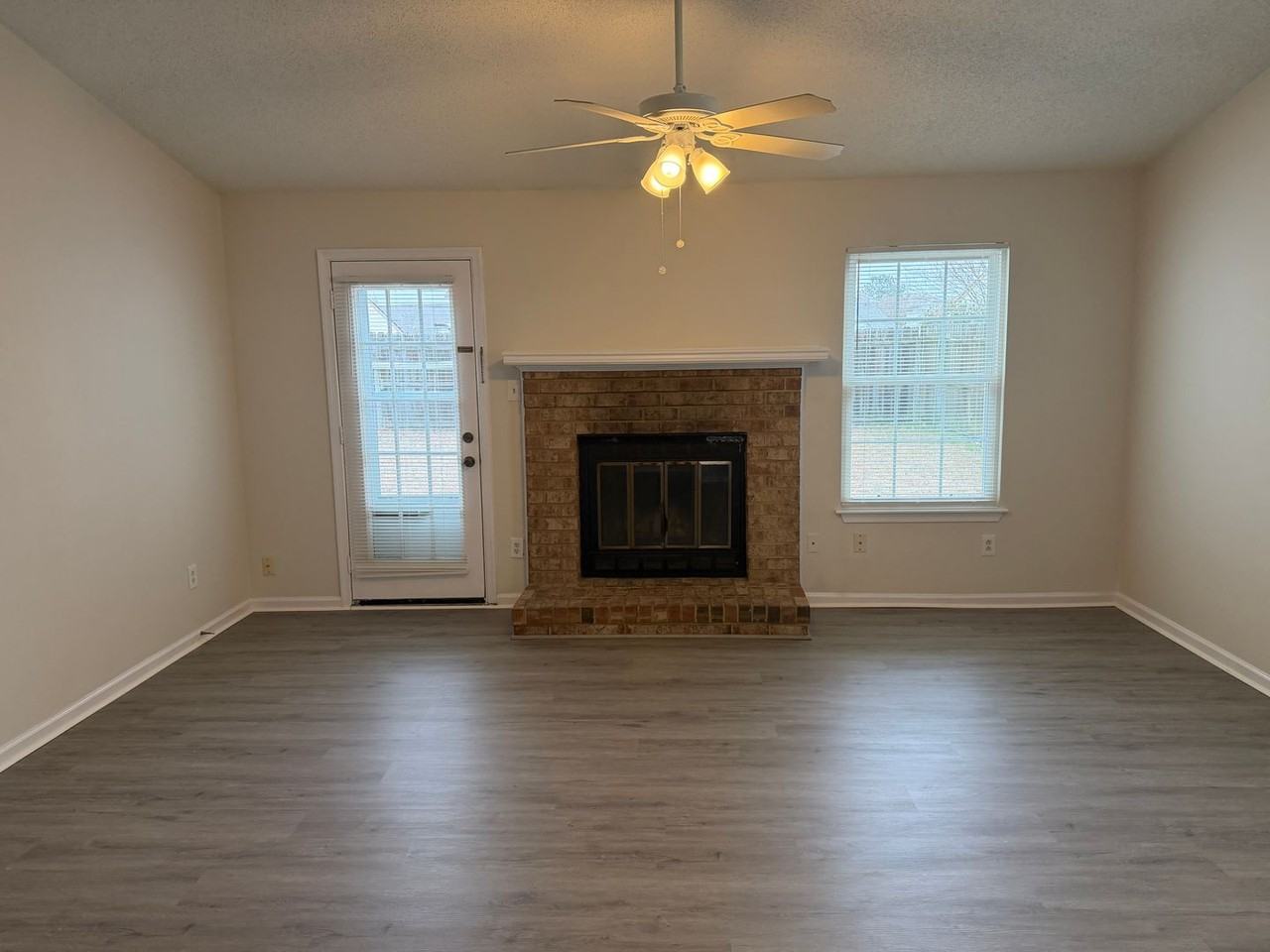 1072 Casanova Dr - Photo 4 of 18