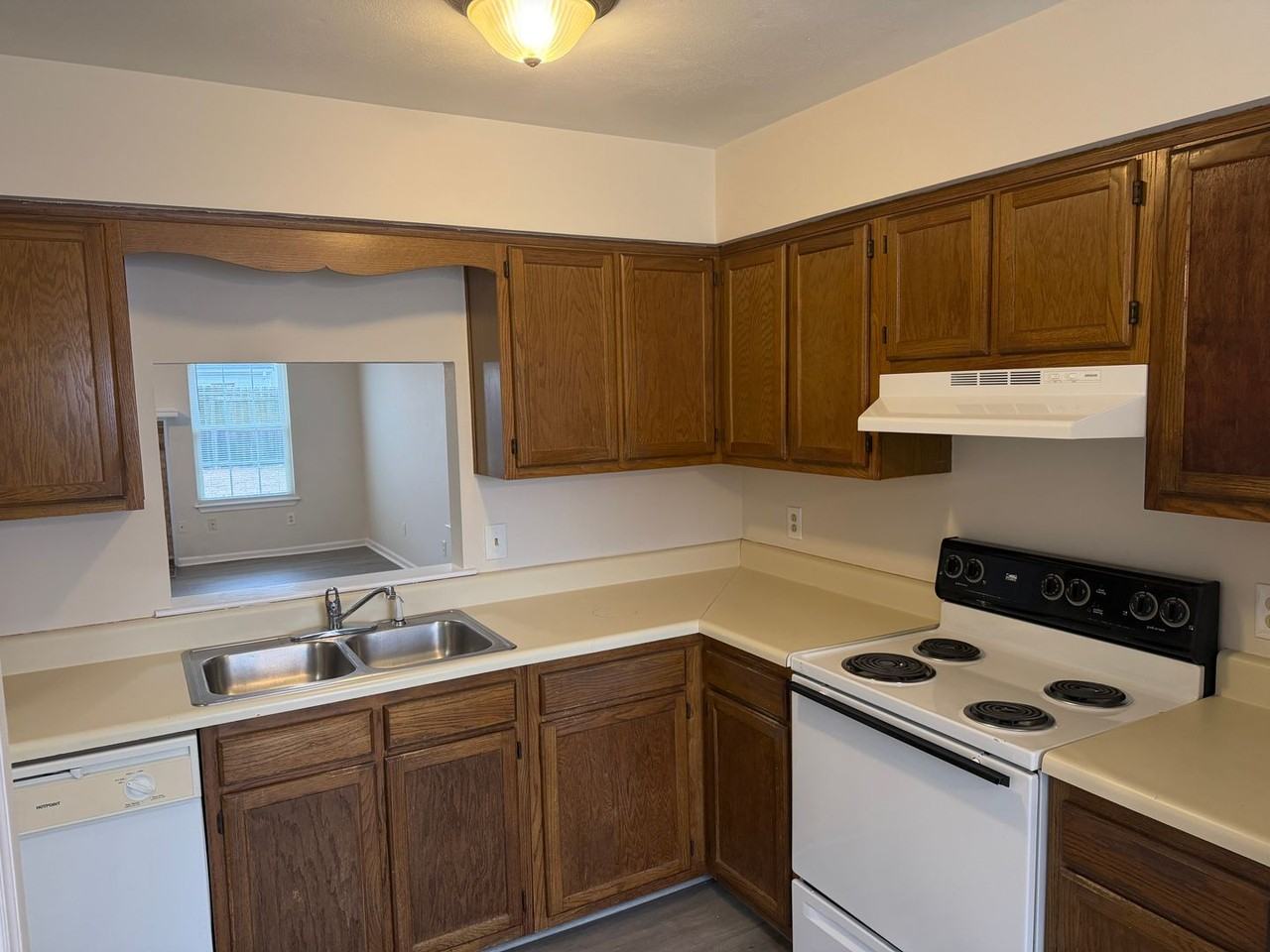 1072 Casanova Dr - Photo 7 of 18