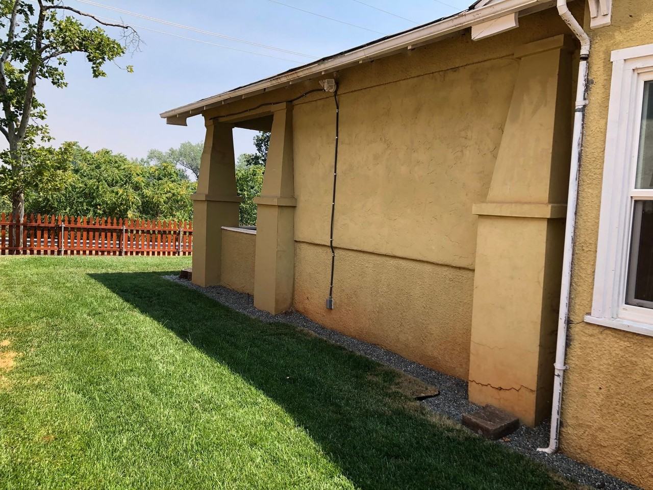 1539 Riverside Dr - Photo 5 of 29