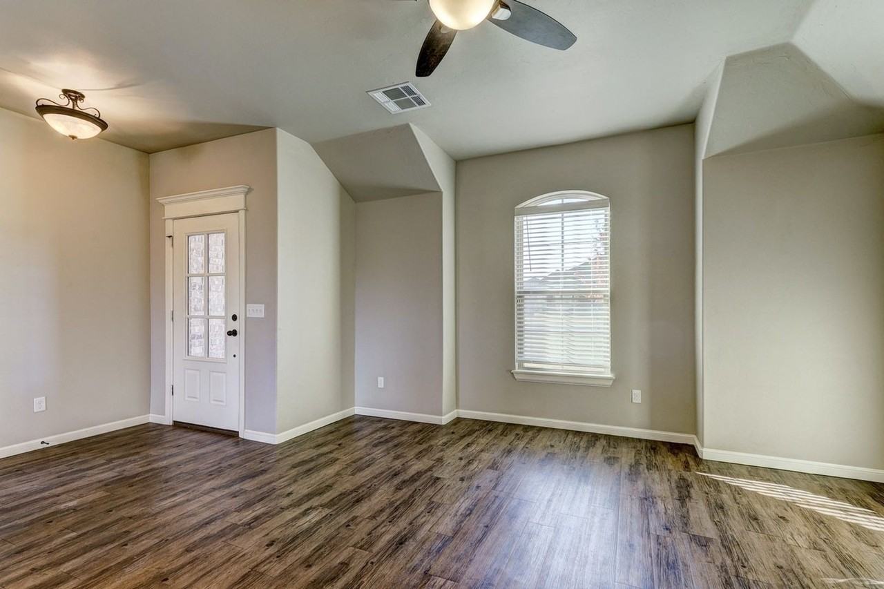 8705 Sw 37th St - Photo 2 of 20