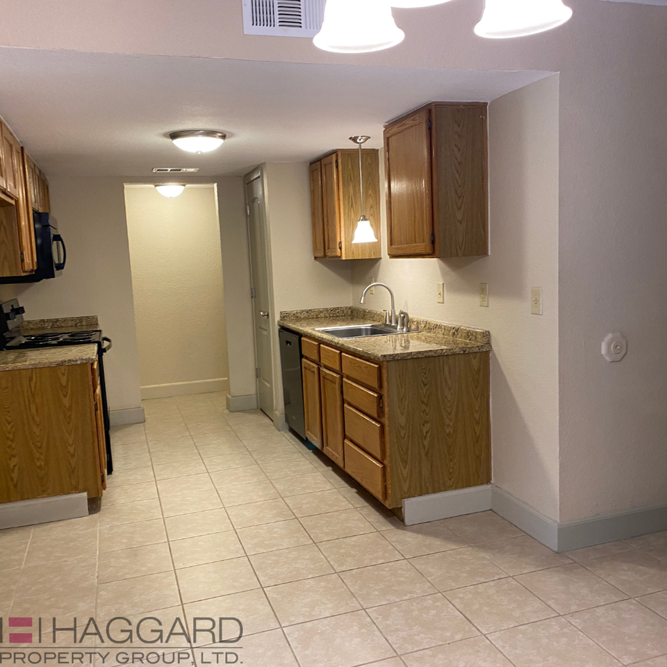 7720 Kings Ridge Rd - Photo 6 of 16