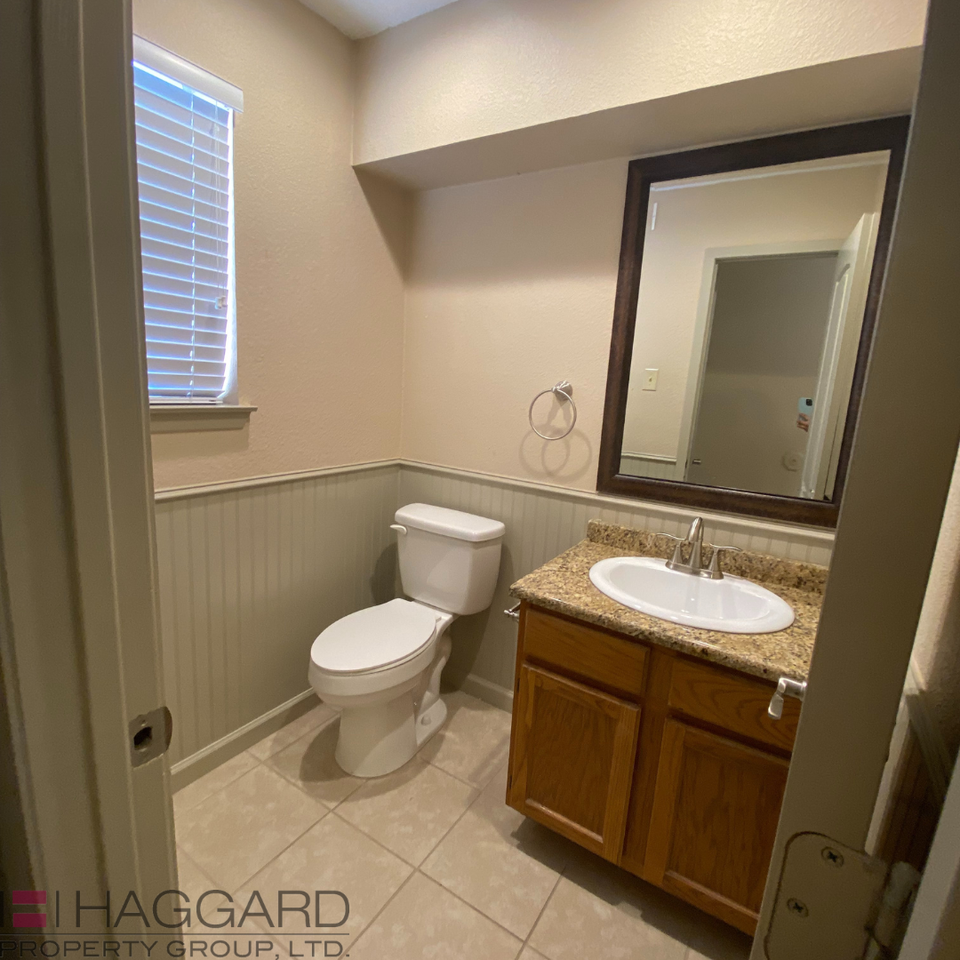 7720 Kings Ridge Rd - Photo 7 of 16