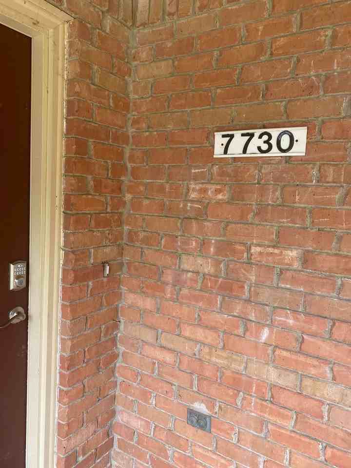 7730 Kings Ridge Rd - Photo 2 of 11