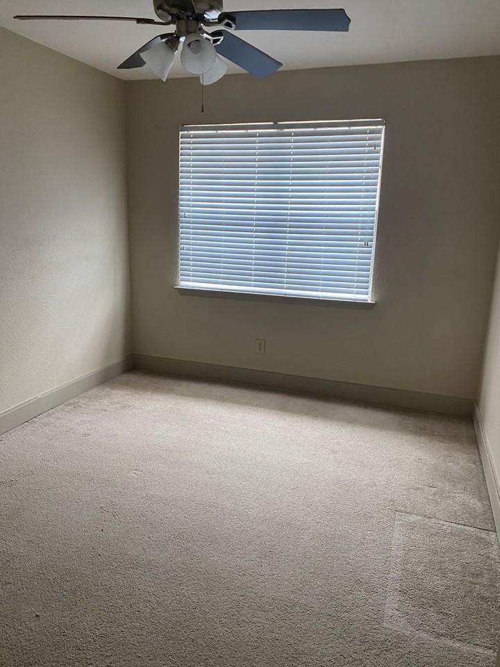 7730 Kings Ridge Rd - Photo 7 of 11