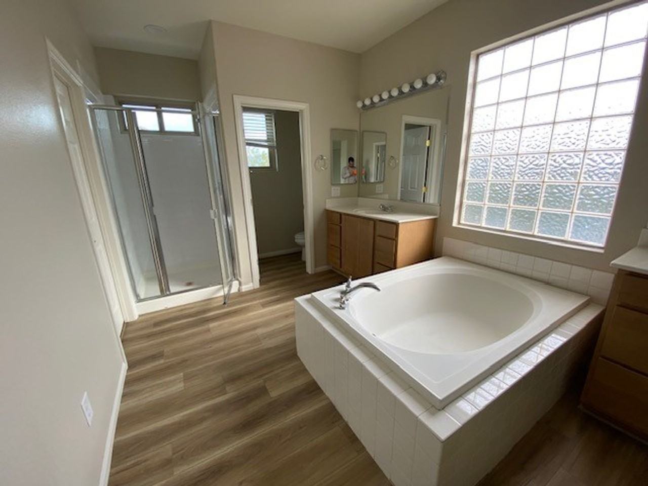 10509 Foggy Glen Ave - Photo 5 of 16