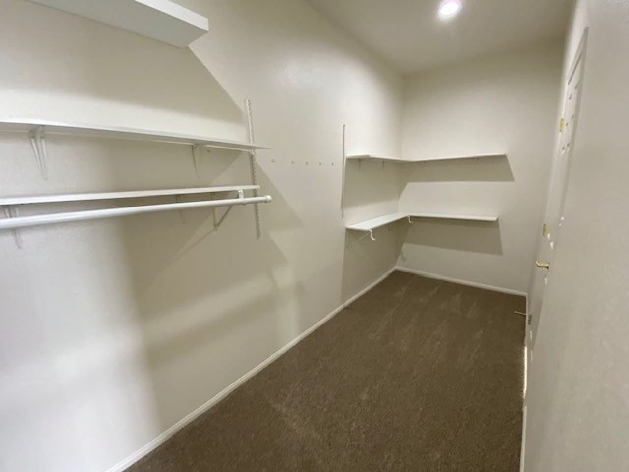 10509 Foggy Glen Ave - Photo 6 of 16