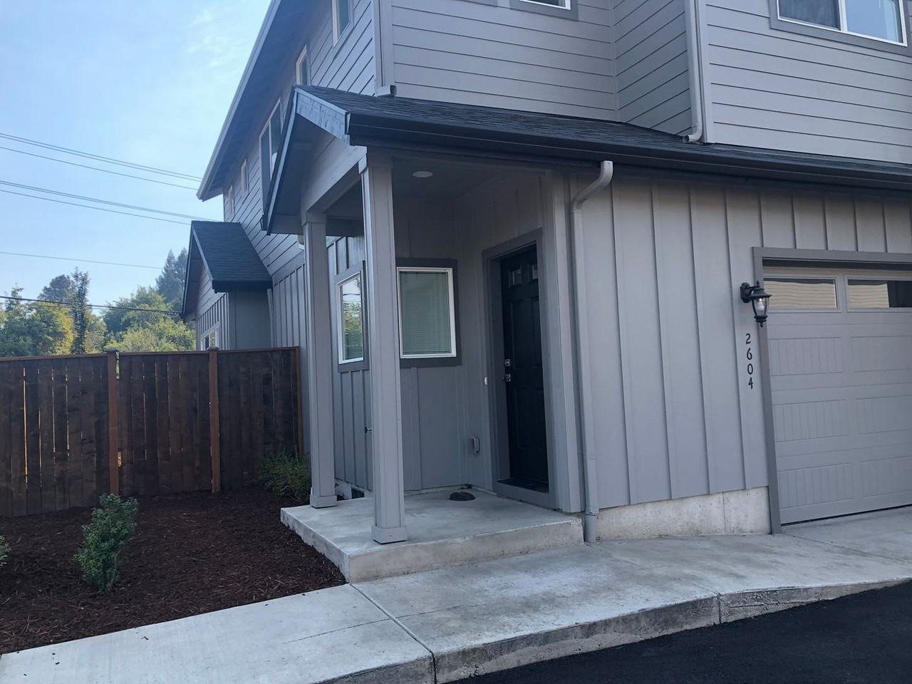 2604 Ross Ln - Photo 2 of 38